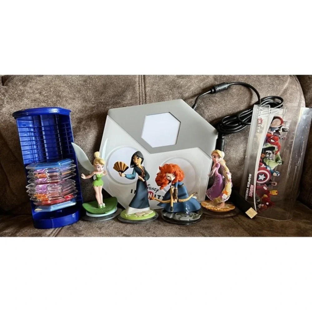 Disney Infinity lot (1.0 2.0 3.0) Portal, 4 Fugues, 10 Power Discs & Case‎